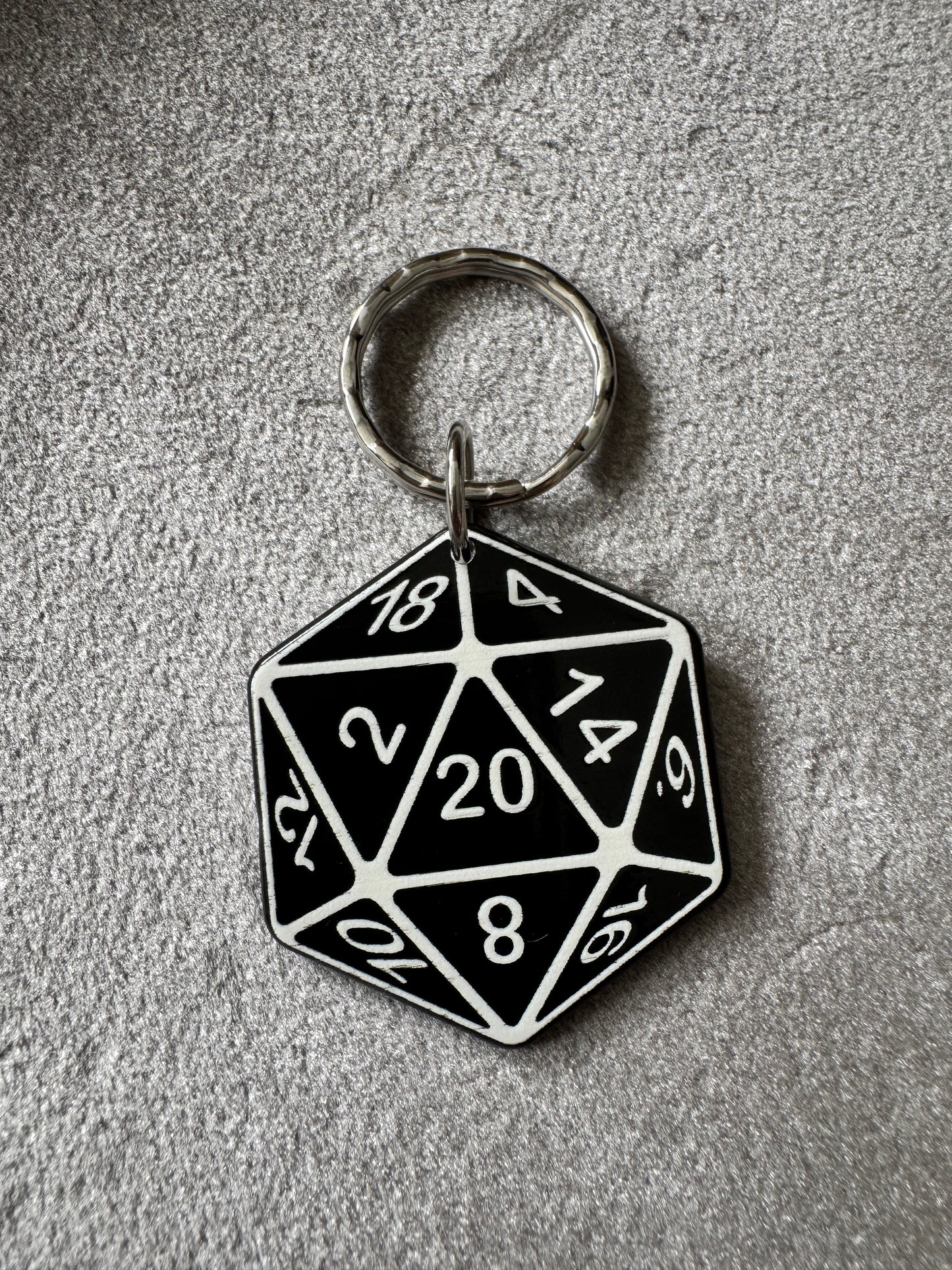 20 sided die keyring